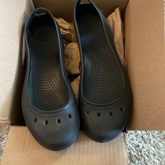 Women’s slip on crocs - Picture 1 of 8